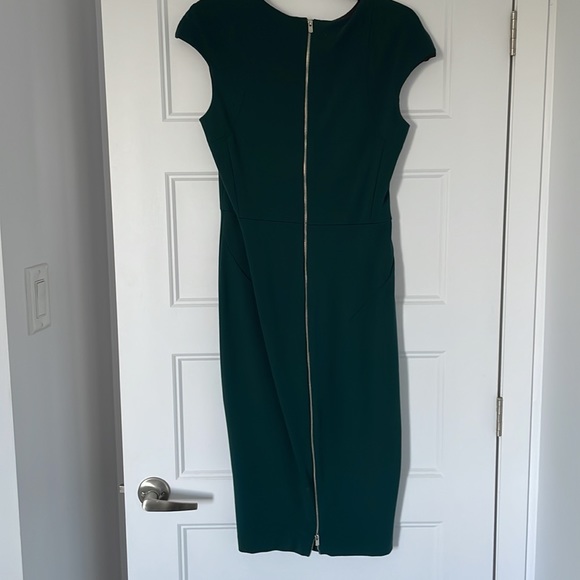 Zara ponte deep green fitted dress M. worn once - Picture 2 of 7